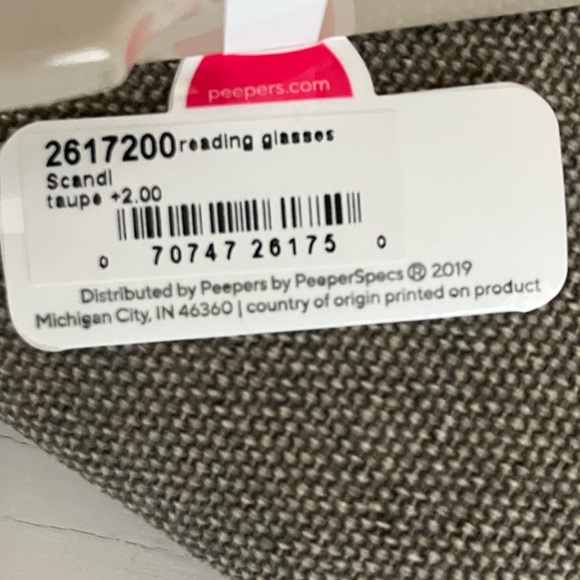 Peepers Reading Glasses - Picture 3 of 4